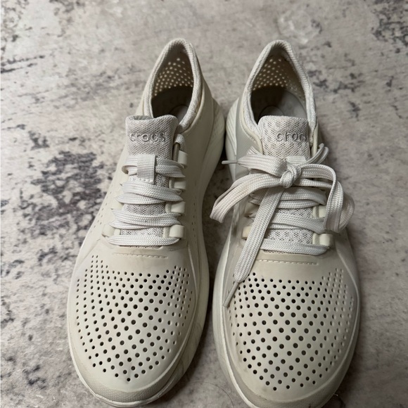 Crocs - Picture 2 of 2